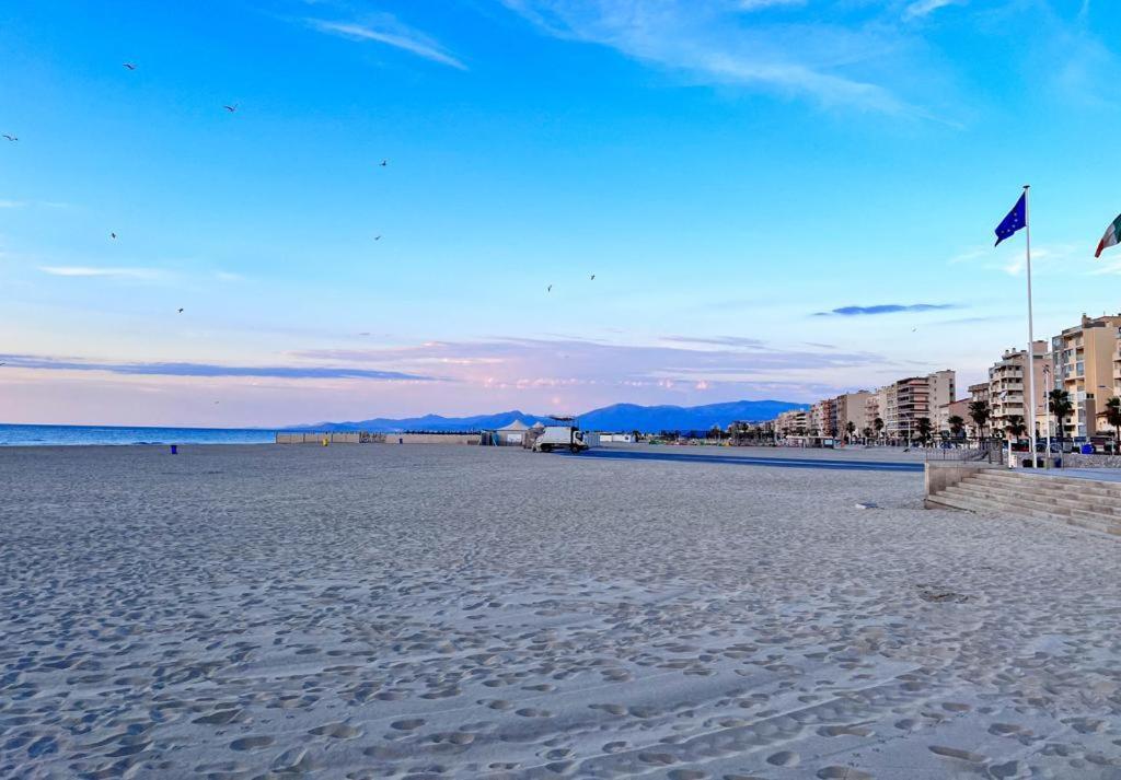Appartement Vue Mer Parking Prive Place Med Canet-en-Roussillon Exterior foto